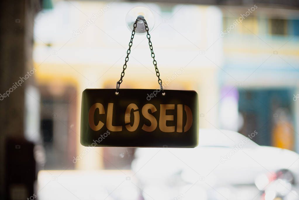 Insegna su pannello rigido per negozio di abbigliamento